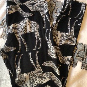 LuLaRoe Camel Leggings OS